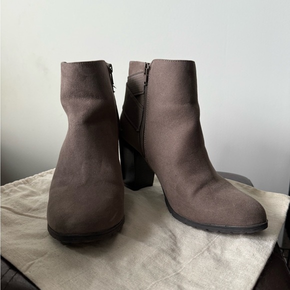 A New Day - Elegant Brown Ankle Boots - Picture 1 of 4